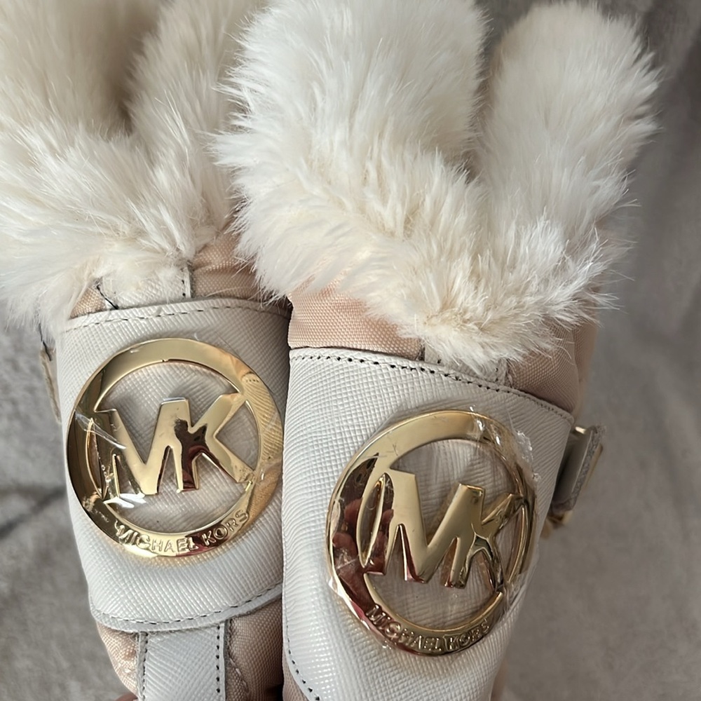 Michael Kors Fulton Quilted Rubber boots Size 10 Beige Cream Gold Like new - Picture 15 of 16